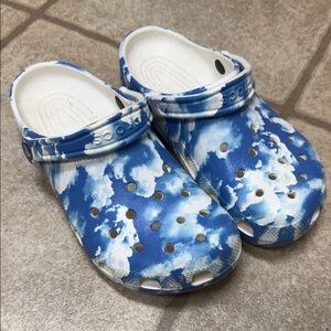 CROCS Blue and White Cloud Clogs